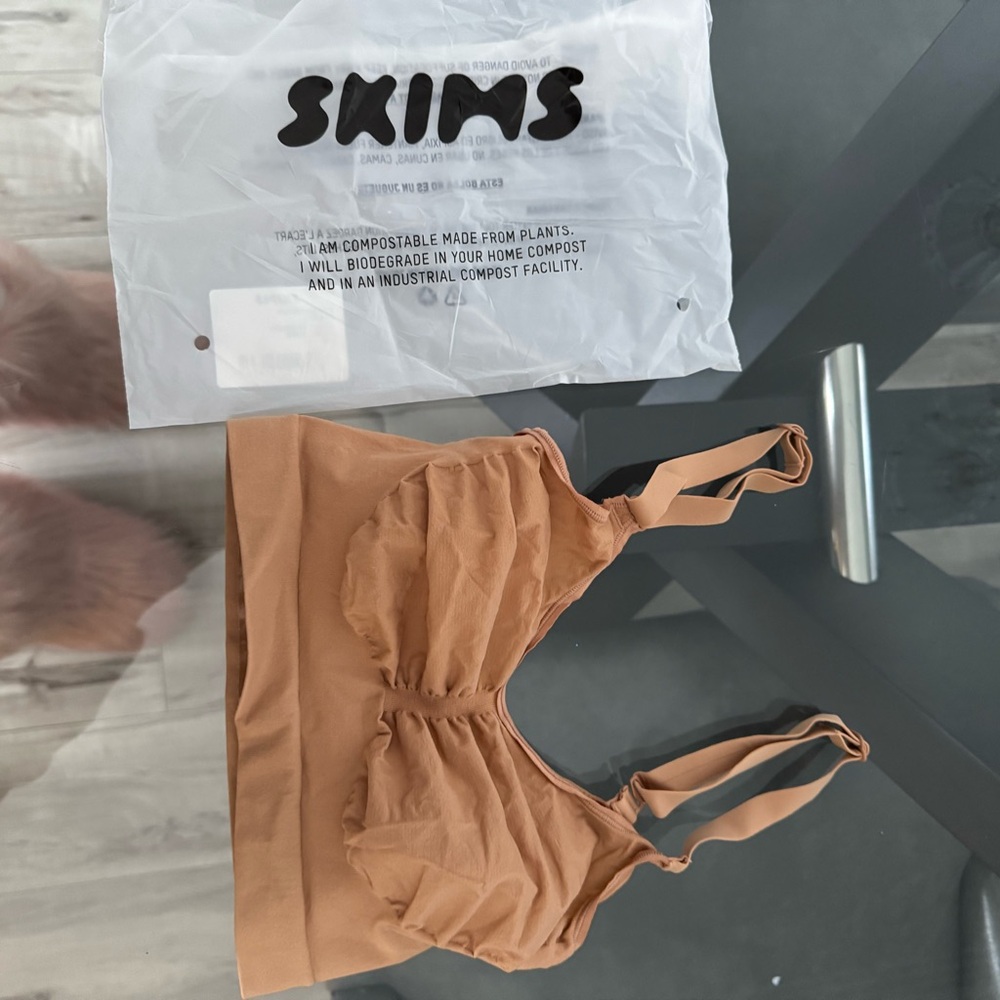 Skims- nude bralette